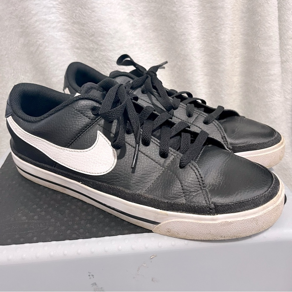 Nike Court Legacy sneakers, size 9 men